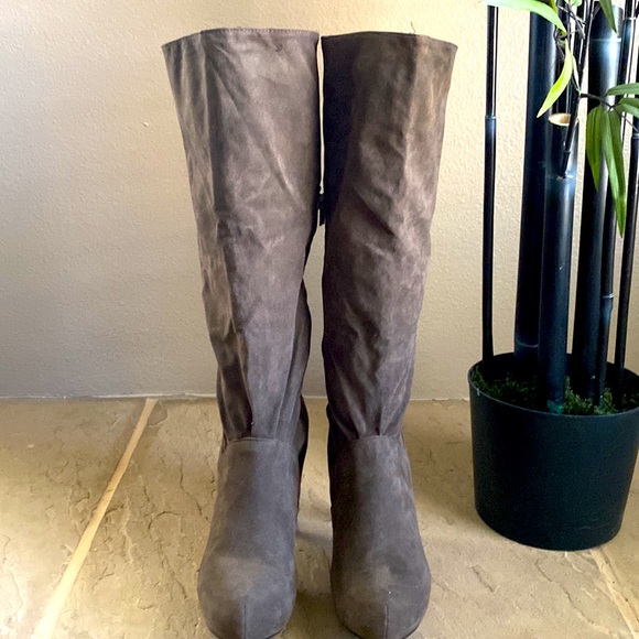 Taupe Boots by Forever 21 Size 10 - Picture 2 of 11
